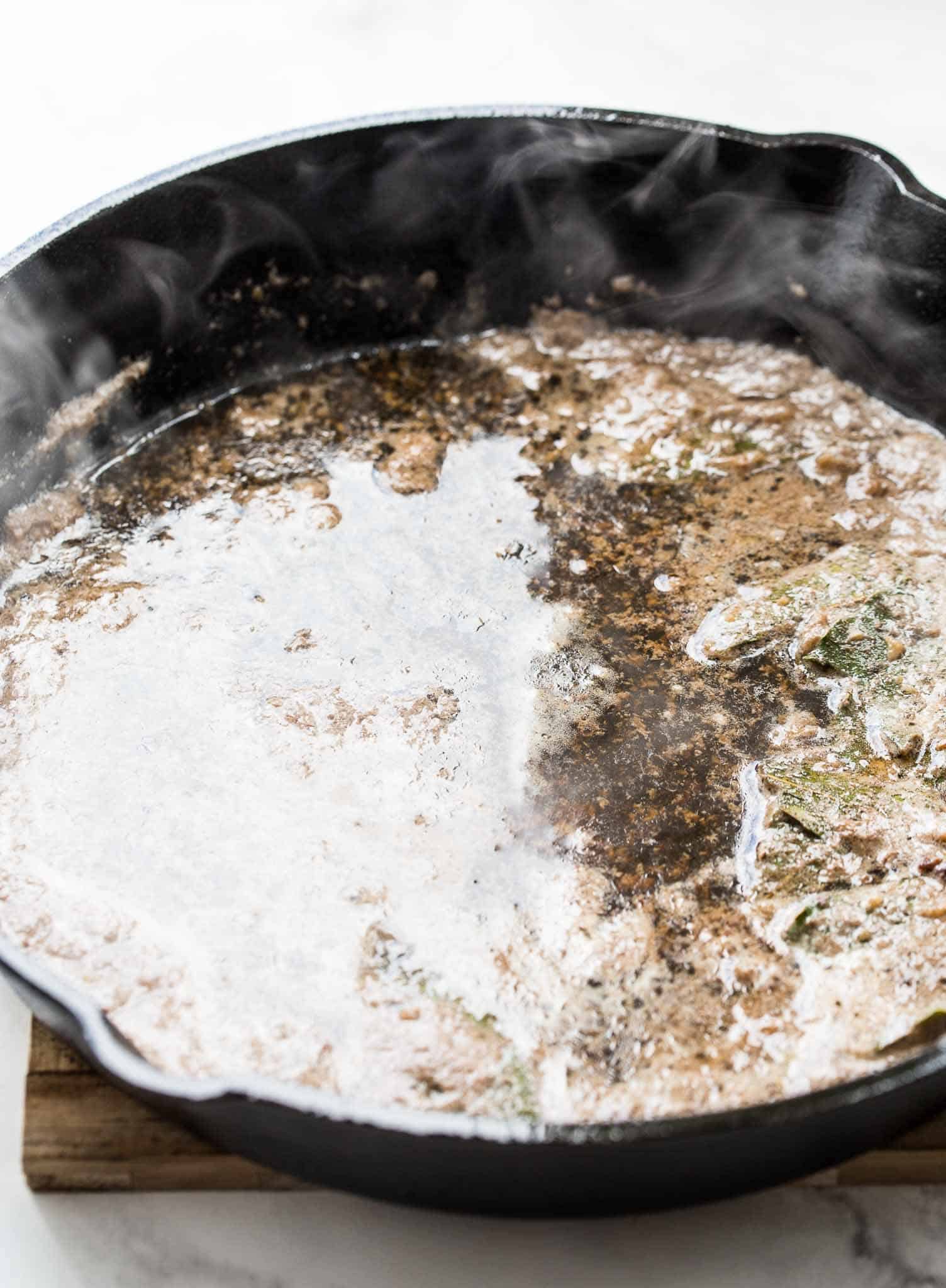 Marinade de-glazing skillet.