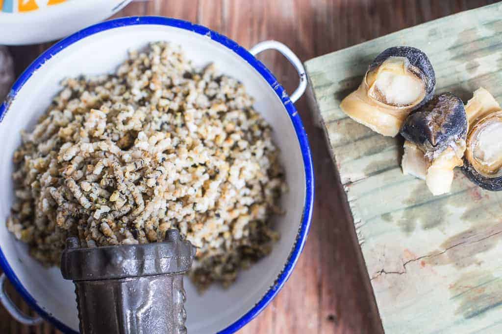 How to cook Alikreukel (Giant Periwinkle) - PantsDownApronsOn