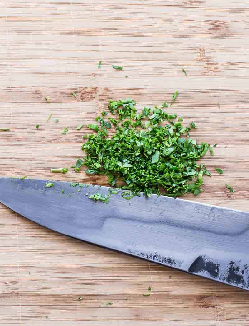 how to chop parsley or cilantro