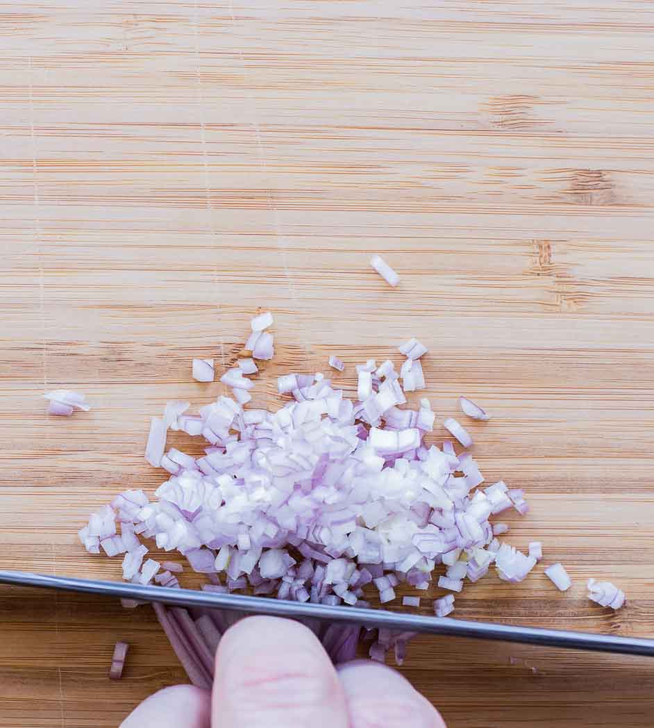 how to chop shallots