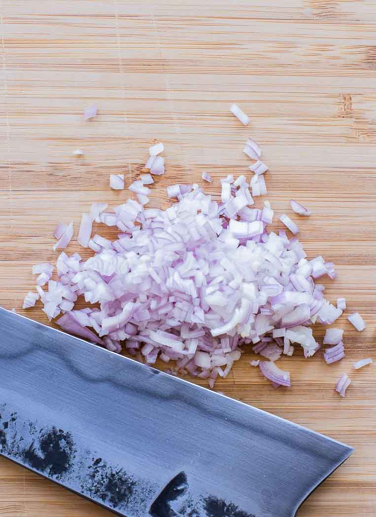 how to chop shallots