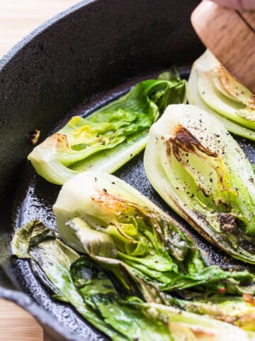 seasoning stir fry bok choy with pepper