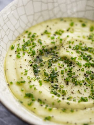 mashed potatoes in a bowl